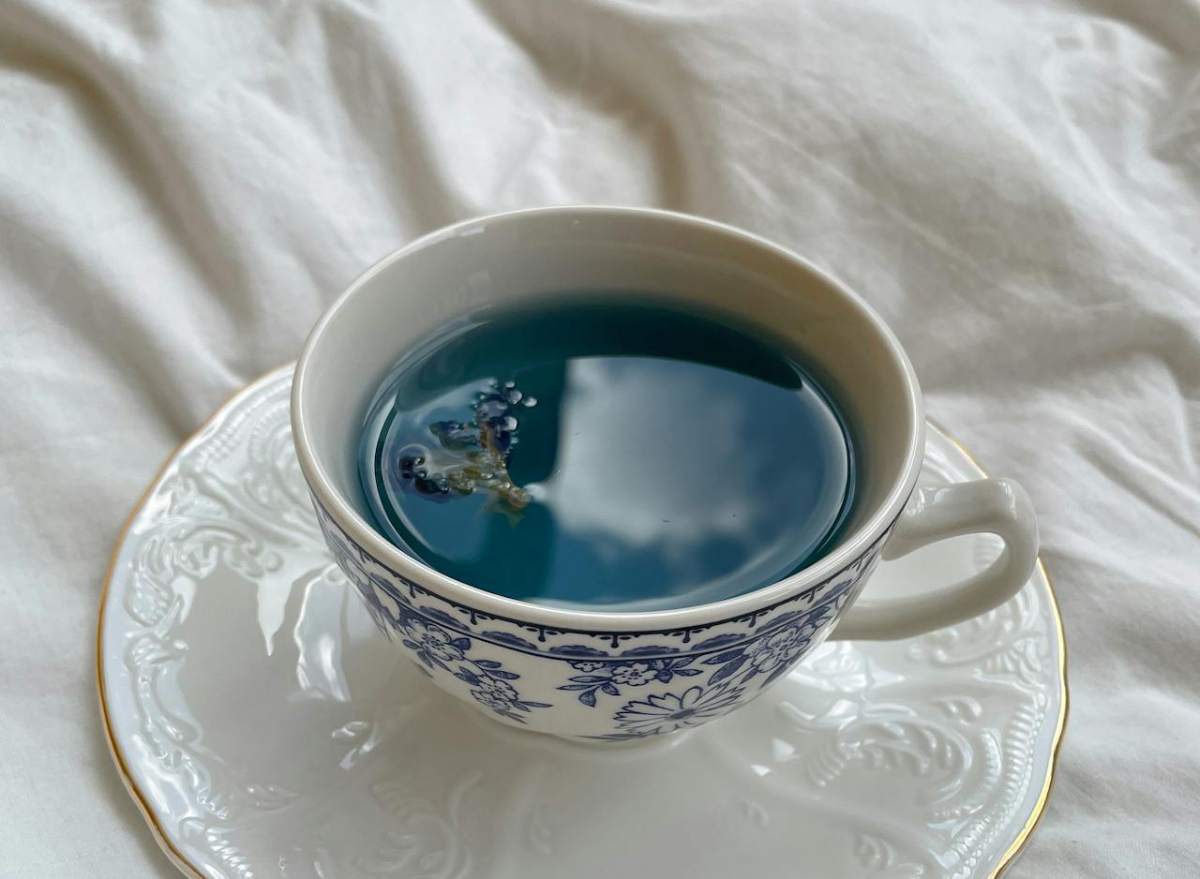 8 benefici del fiore di pisello blu e effetti collaterali